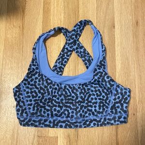 lululemon sports bra • size 6 • in excellent used condition
